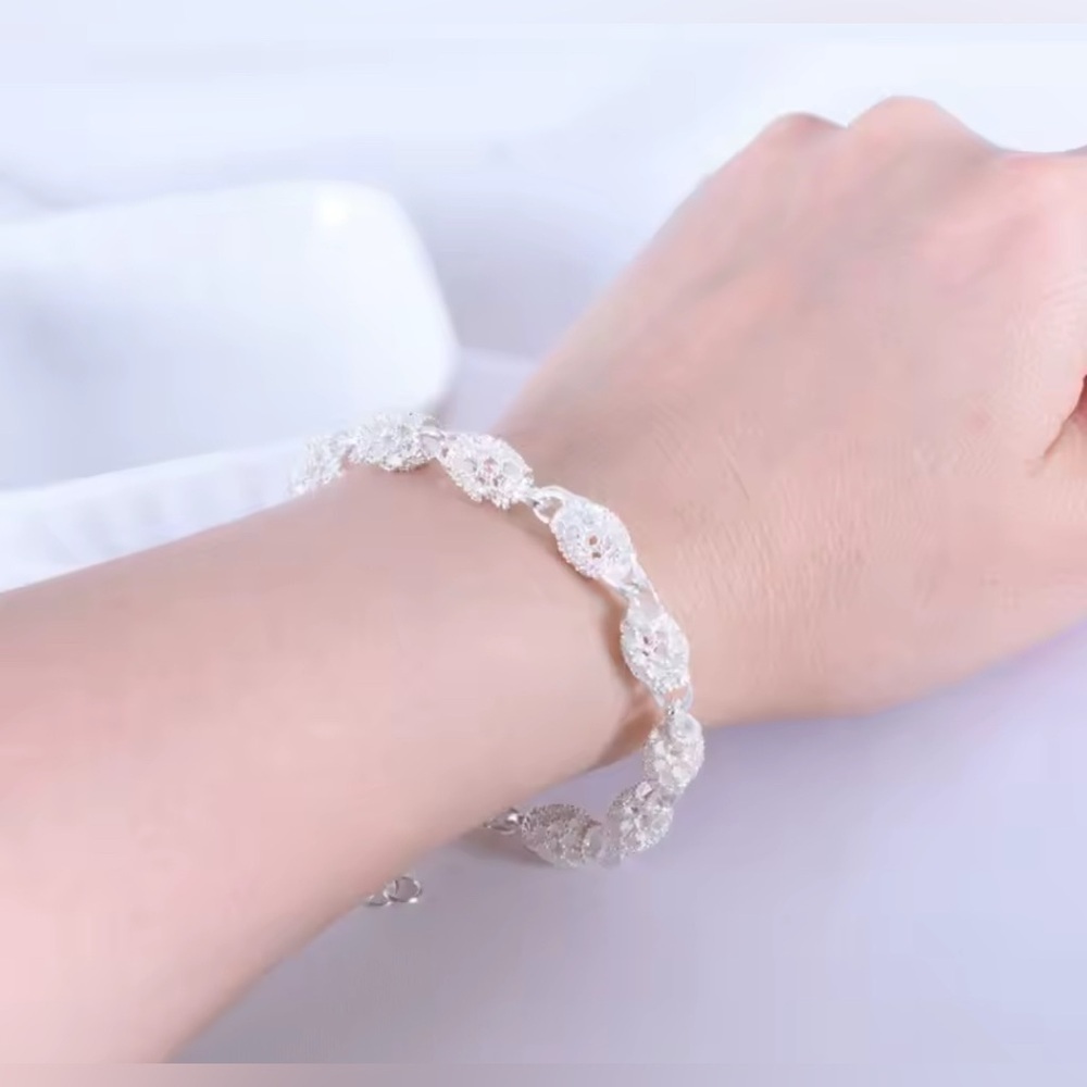 NIB S925 Sterling Silver Flower Beads Bracelet Hollow Ball Adjustable Chain - Picture 1 of 13
